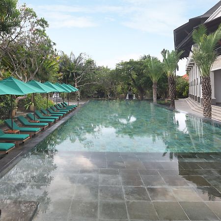 Puri Santrian Beach Resort And Spa Санур Екстер'єр фото