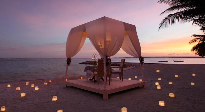 Puri Santrian Beach Resort And Spa Санур Екстер'єр фото