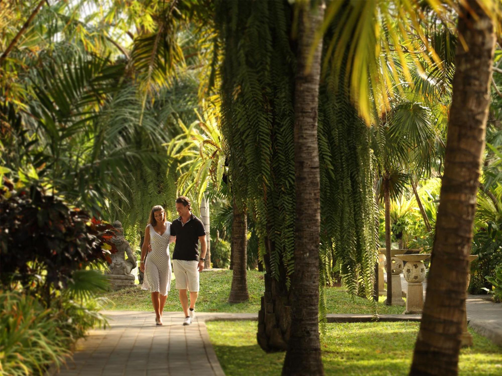 Puri Santrian Beach Resort And Spa Санур Екстер'єр фото