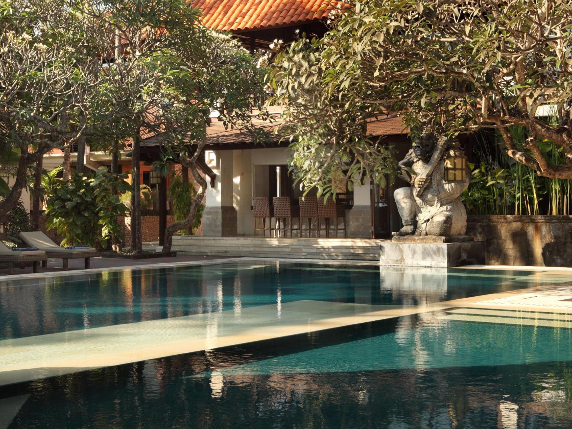 Puri Santrian Beach Resort And Spa Санур Екстер'єр фото