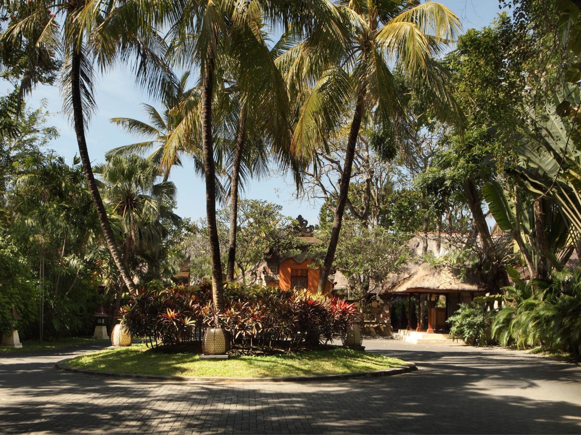 Puri Santrian Beach Resort And Spa Санур Екстер'єр фото