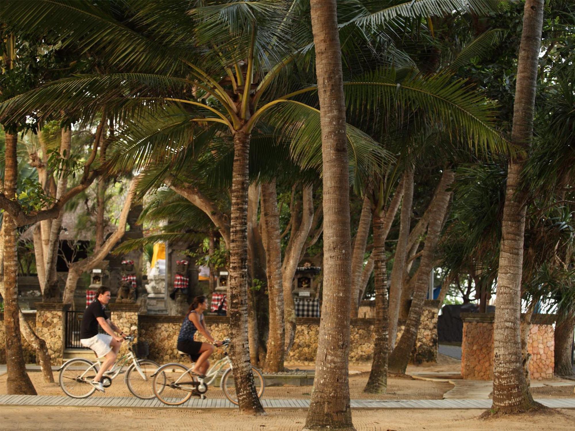 Puri Santrian Beach Resort And Spa Санур Екстер'єр фото