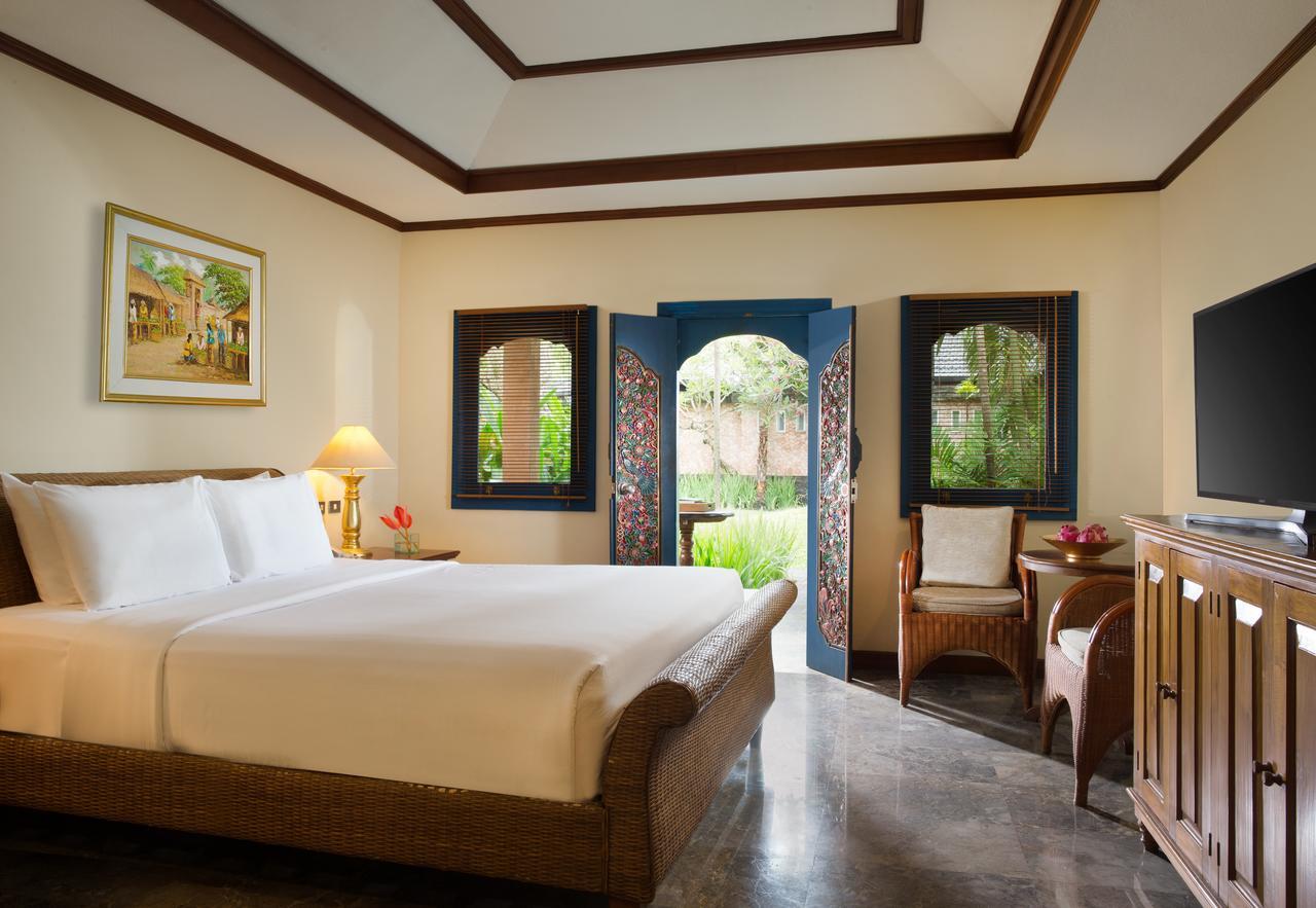 Puri Santrian Beach Resort And Spa Санур Екстер'єр фото